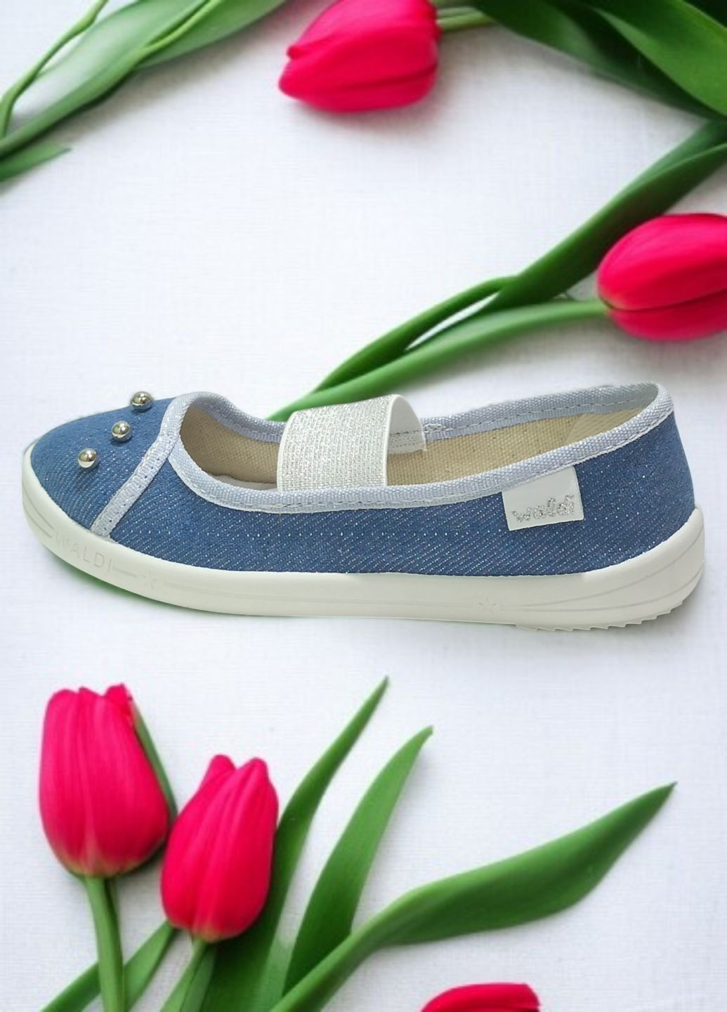 Светло-голубые детские тапочки для девочки ортопедические Waldi с бусинами