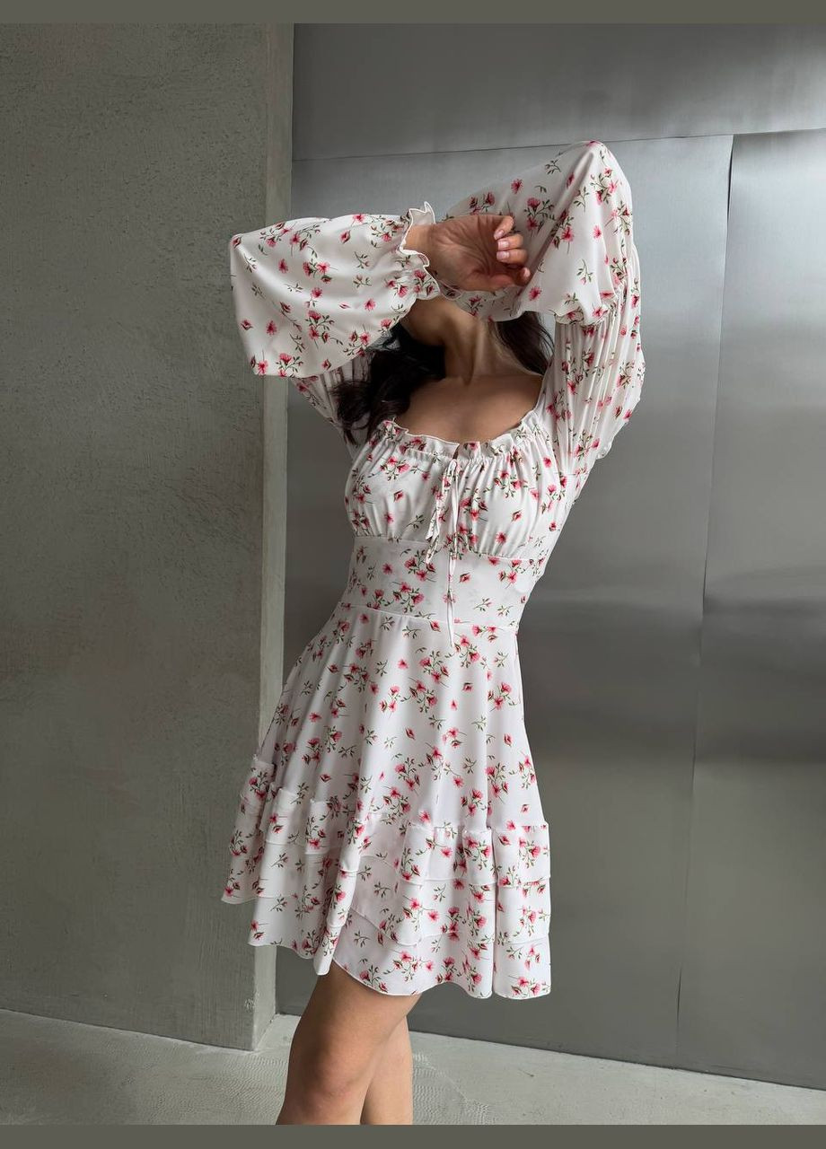 Белое повседневный платье мини с цветочным принтом MonCher с цветочным принтом