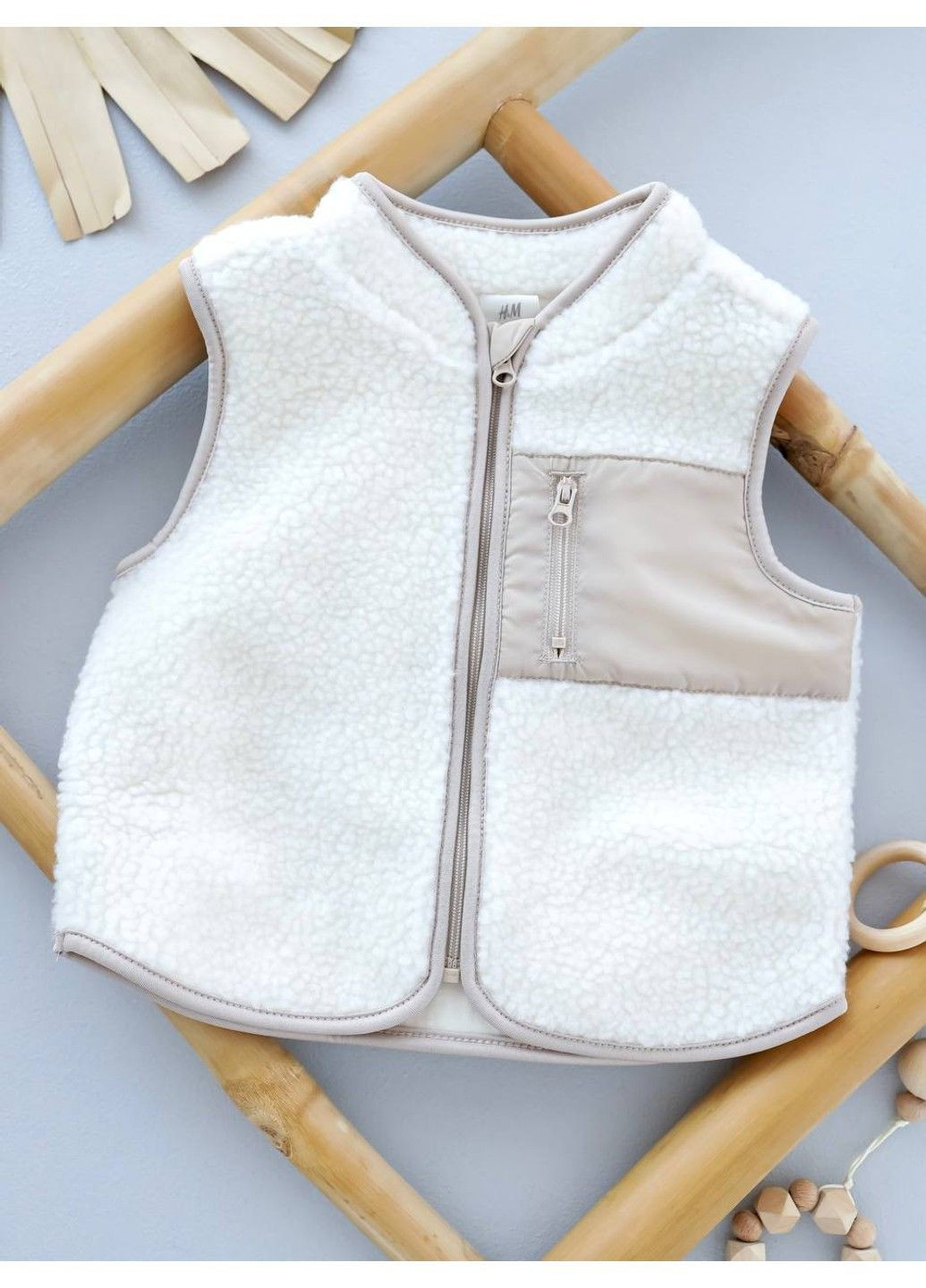 Бежевая демисезонная жилет H&M