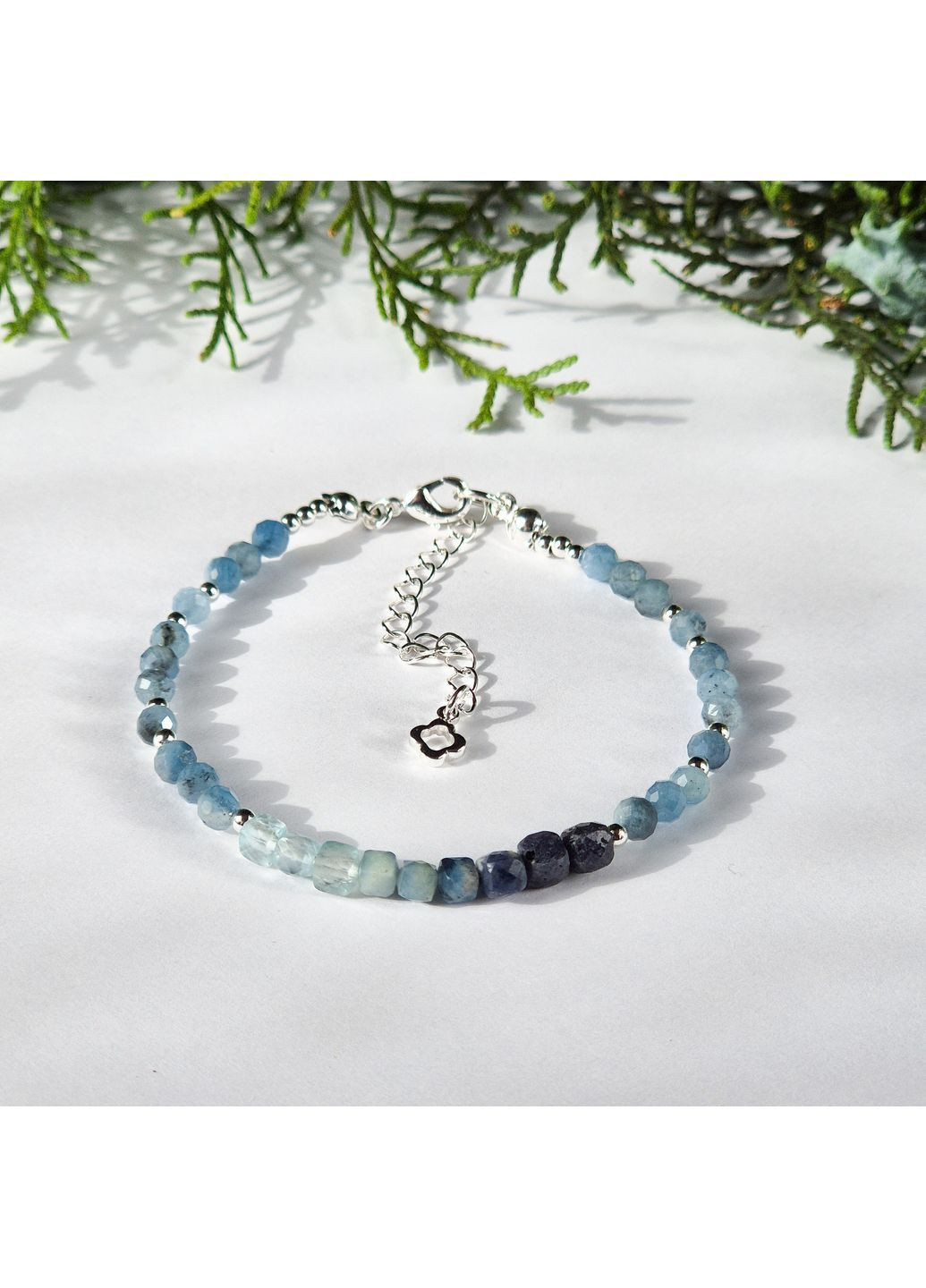 Браслет натуральный Сапфир, Турмалин, Топаз, Аквамарин +вставки цвет серебро, гип-ный сплав d-4мм+- L-18-23см No Brand Браслет (362695407)