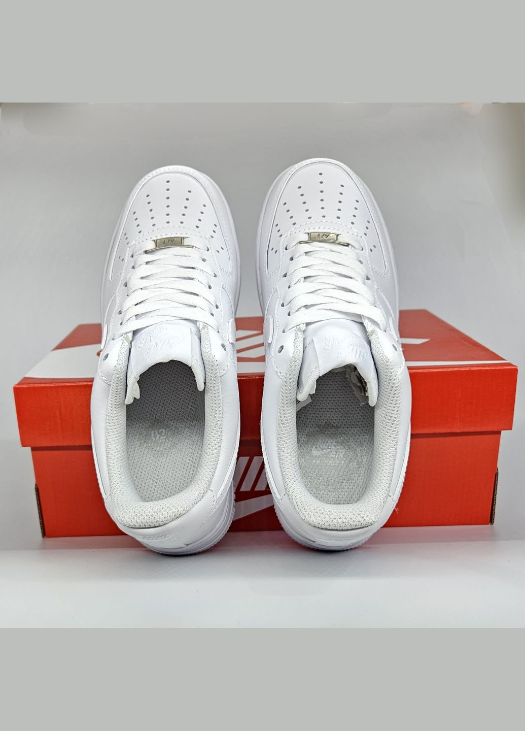 Кроссовки женские и мужские Nike Air Force 1 low classic white| Найк Аир Форс 1 лов классик белые No Brand белые демисезоны (307397800)
