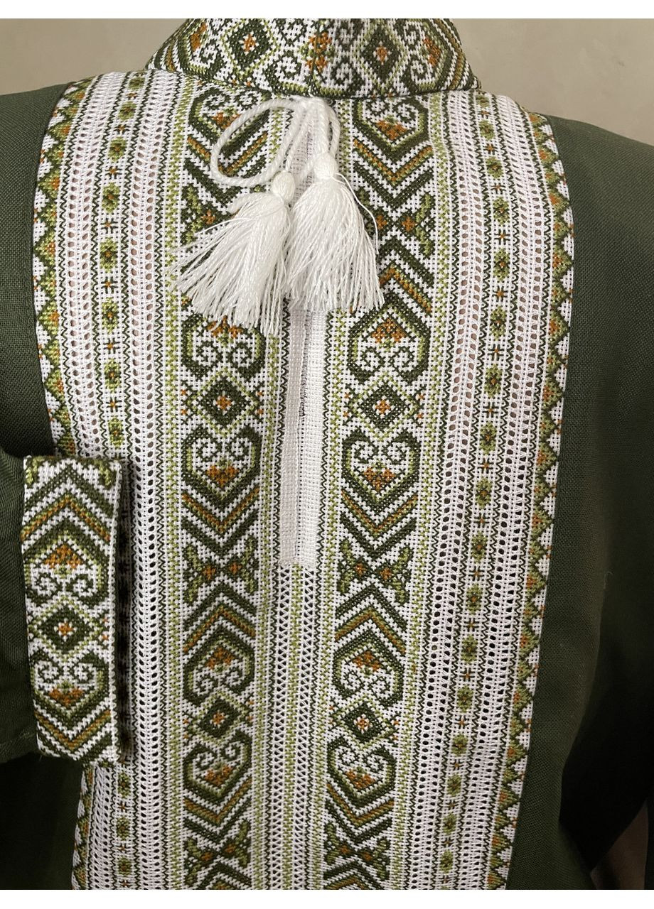 Зелёная стильная мужская вышиванка на зеленом полотне ручной работы ч-1680. l (371191023)