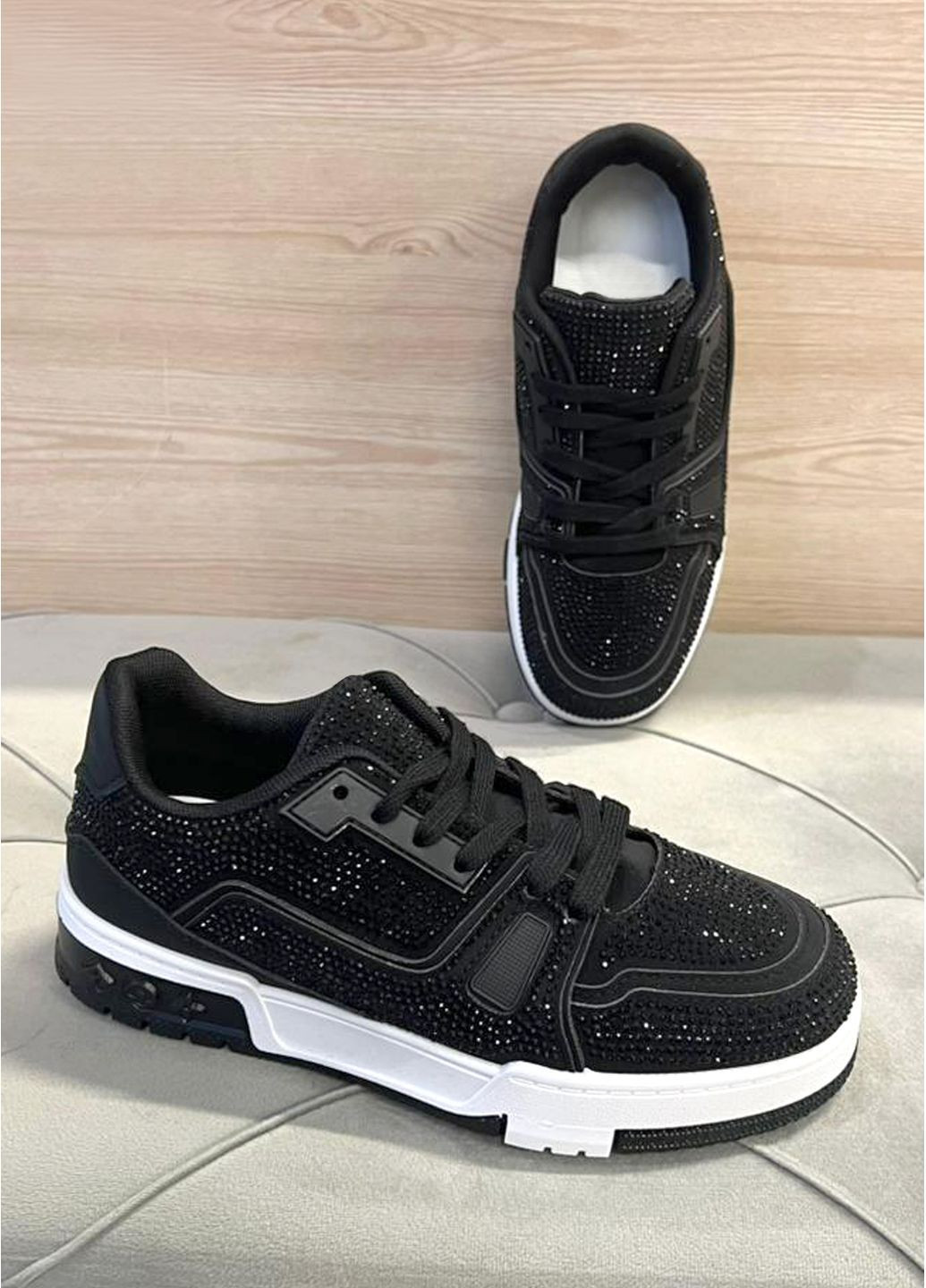 Черные кеды женские черные со стразами. Fashion