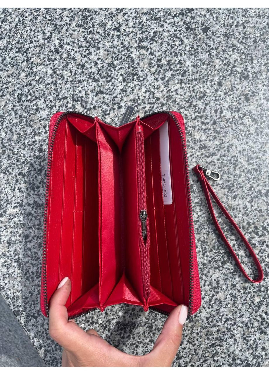 Кожаный кошелек на молнии с красным ремешком. No Brand (370381529)