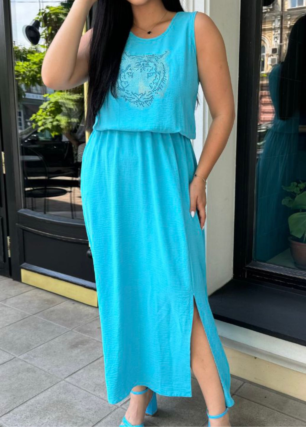 Голубое повседневный изысканное легкое повседневное летнее меди платье без рукавов с карманами и украшенное камешками Tik-Tak с рисунком