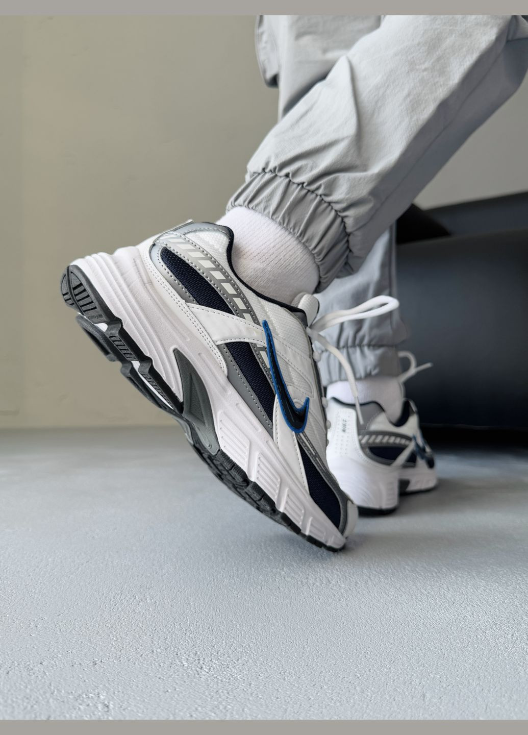 Белые демисезонные кроссовки мужские nike initiator white grey blue | найк инициатор белые No Brand