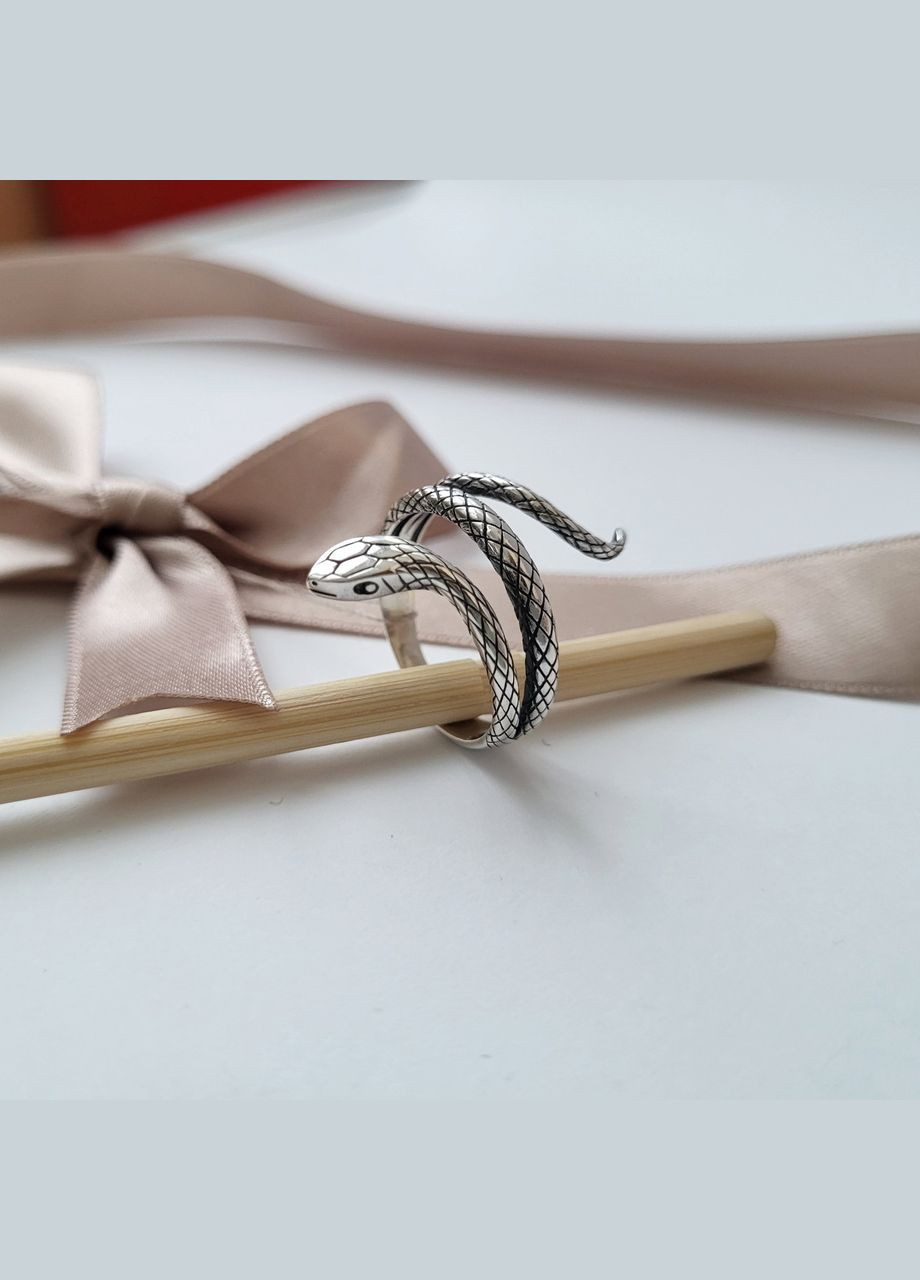 Серебряное кольцо колечко без камней Змея черненное серебро 925 пробы 18.5 размер 1811 3.00г No Brand (306742630)