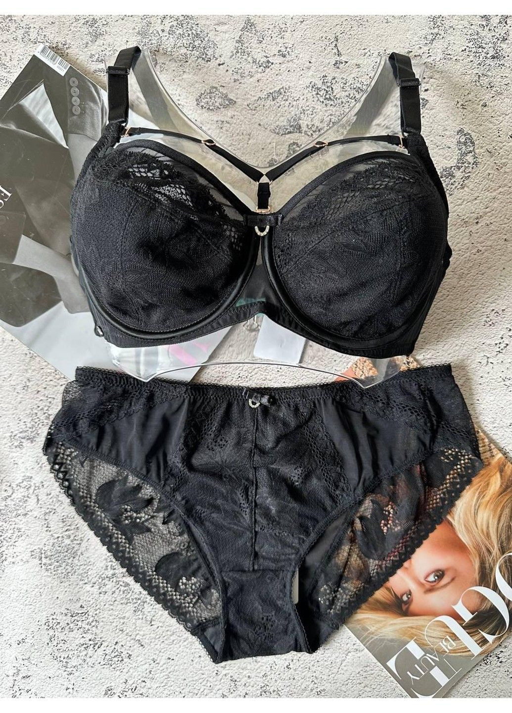 Чорний жіноча білизна зі стрепами комплект на чашку с чорний Lanny Mode