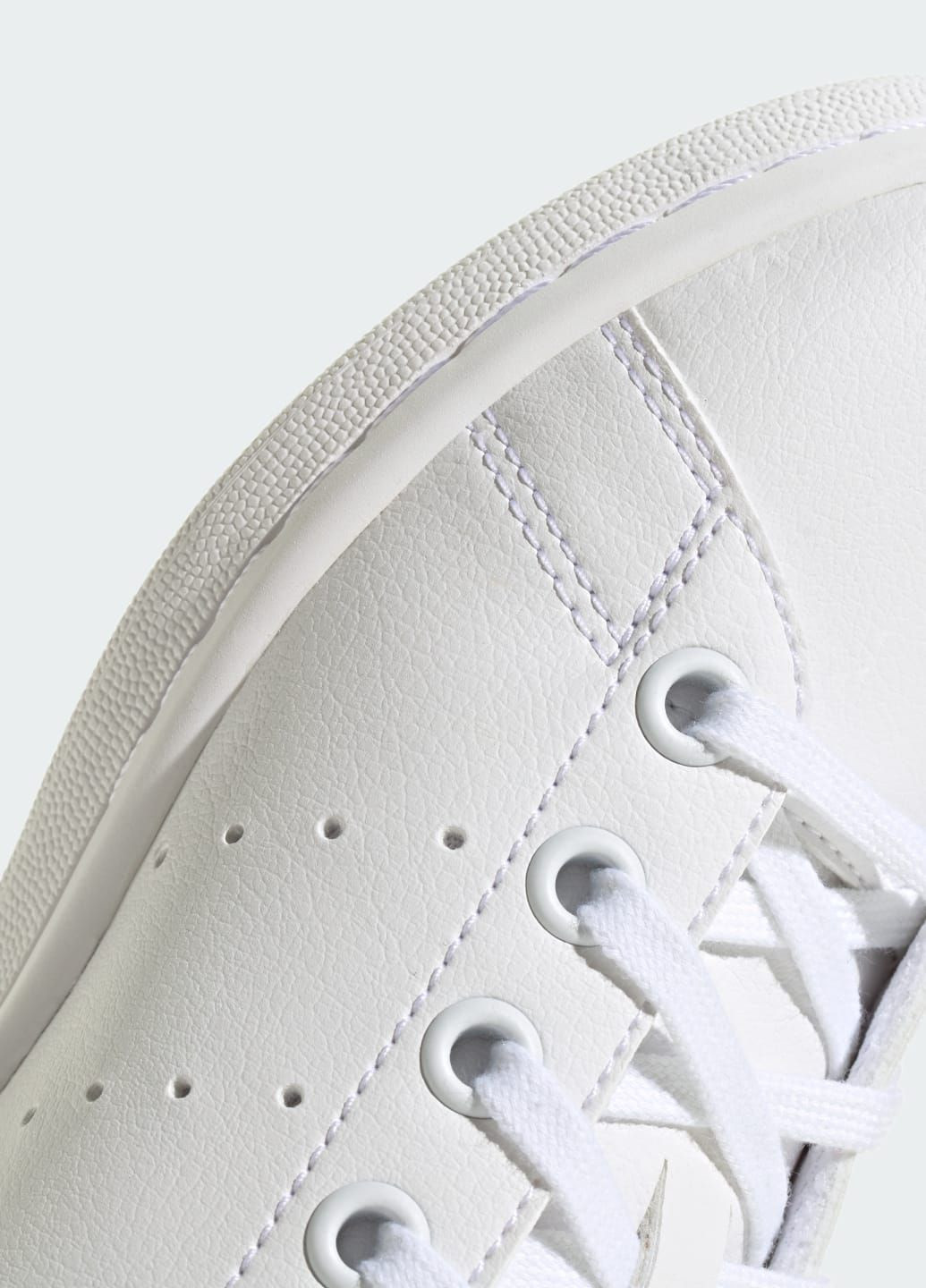 Белые всесезонные кроссовки stan smith kids adidas