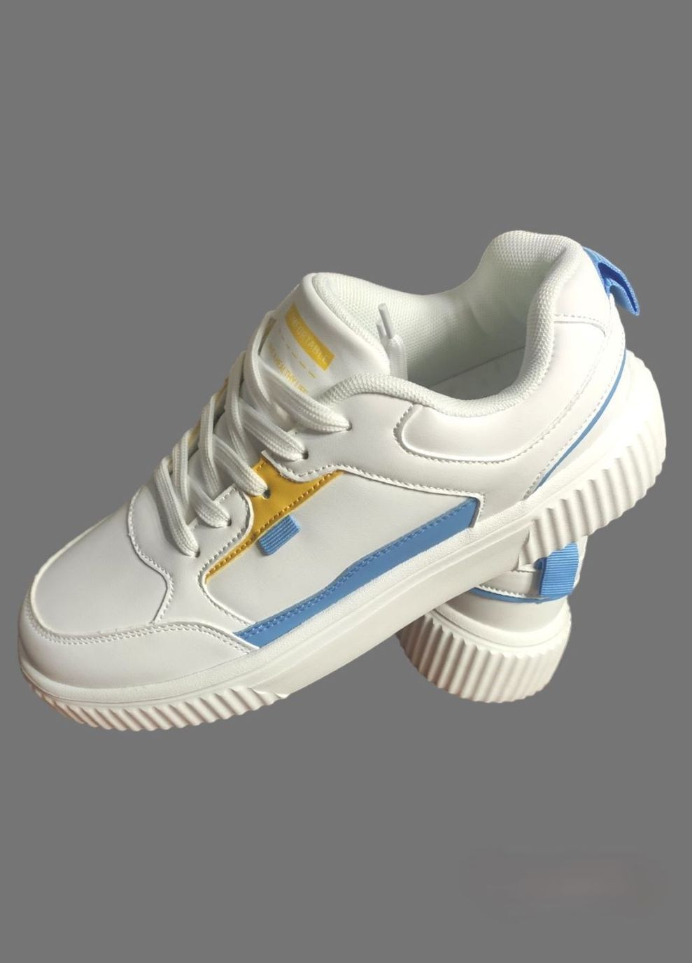 Белые кроссовки No Brand