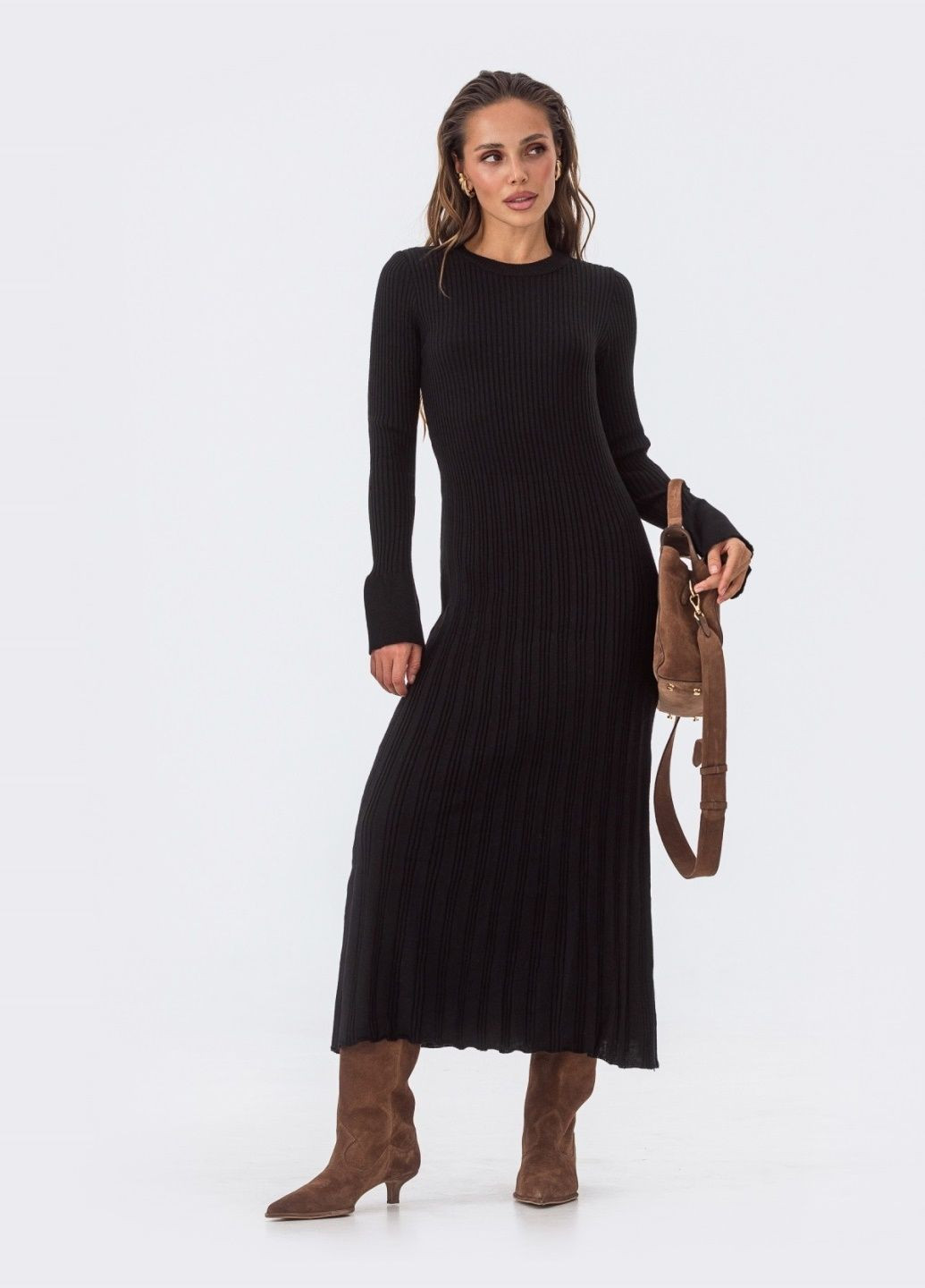 Чорна кежуал довга в'язана сукня чорного кольору Dressa однотонна