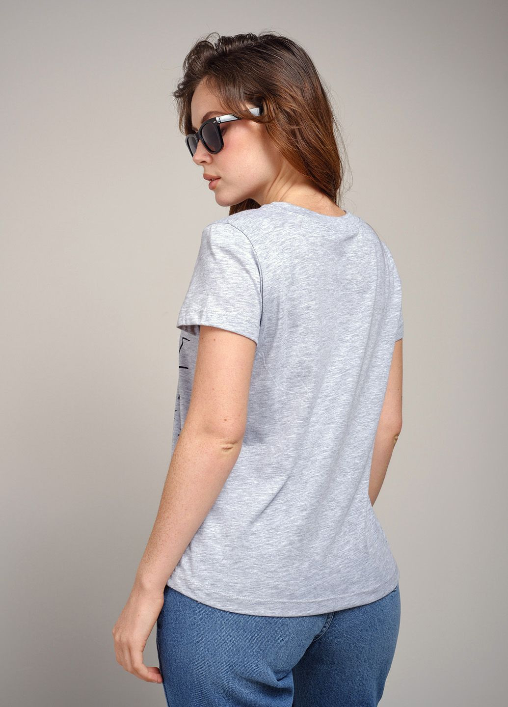 Сіра літня футболка жіноча з текстом 103106 Power