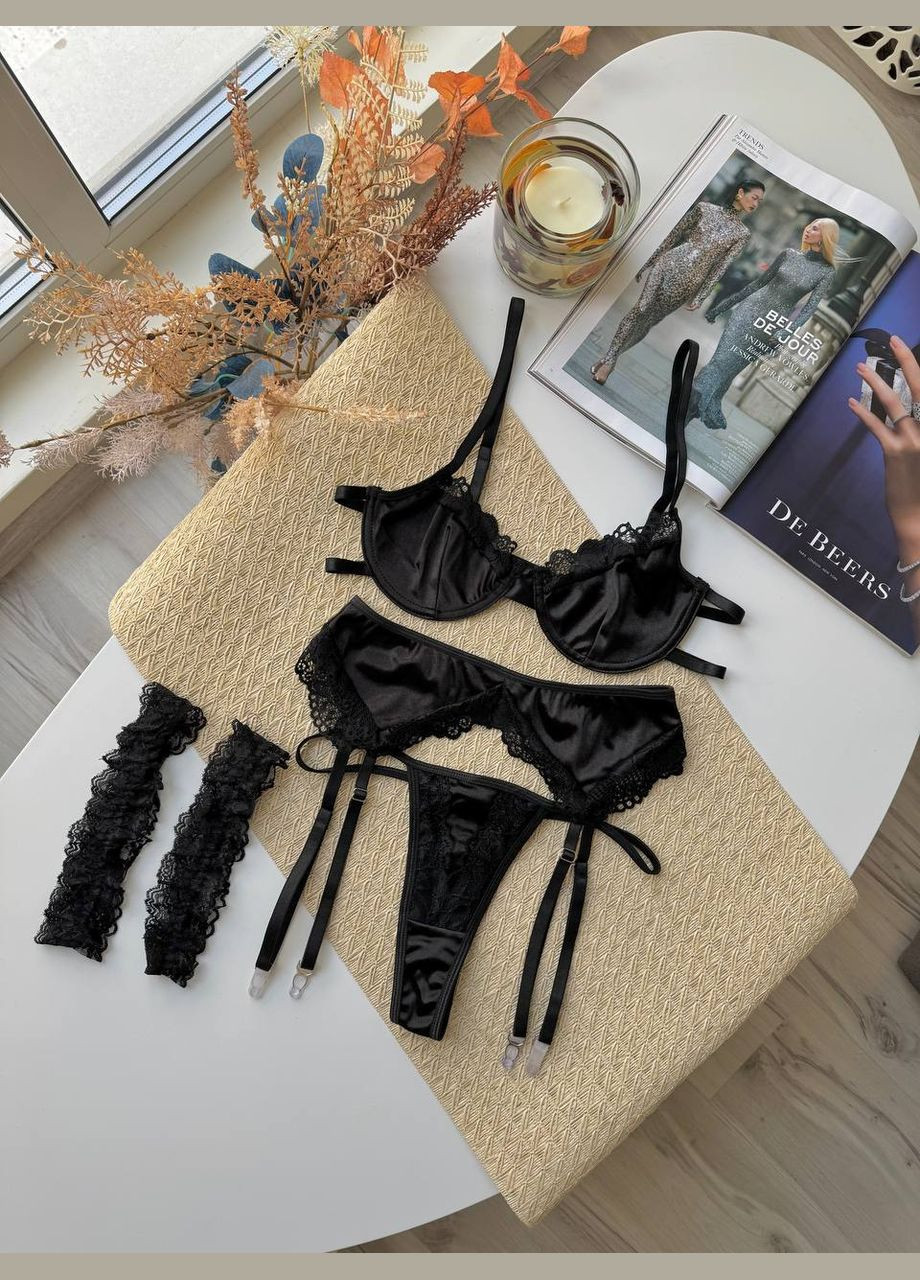 Чорний комплект жіночої білизни з поясом і гартерами Simply sexy