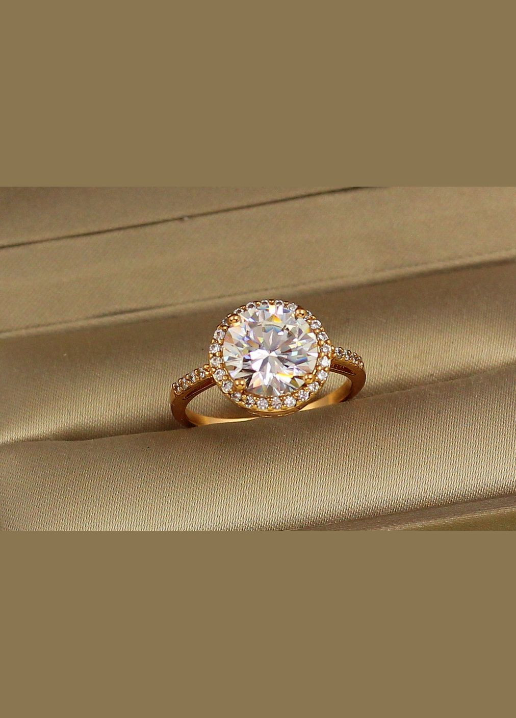 Каблучка великий камінь в колі дрібних фіанітів р золотисте Xuping Jewelry (317405327)