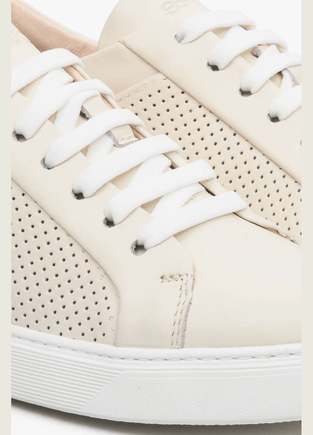 Светло-бежевые кеды низкие, цвет молочный Estro