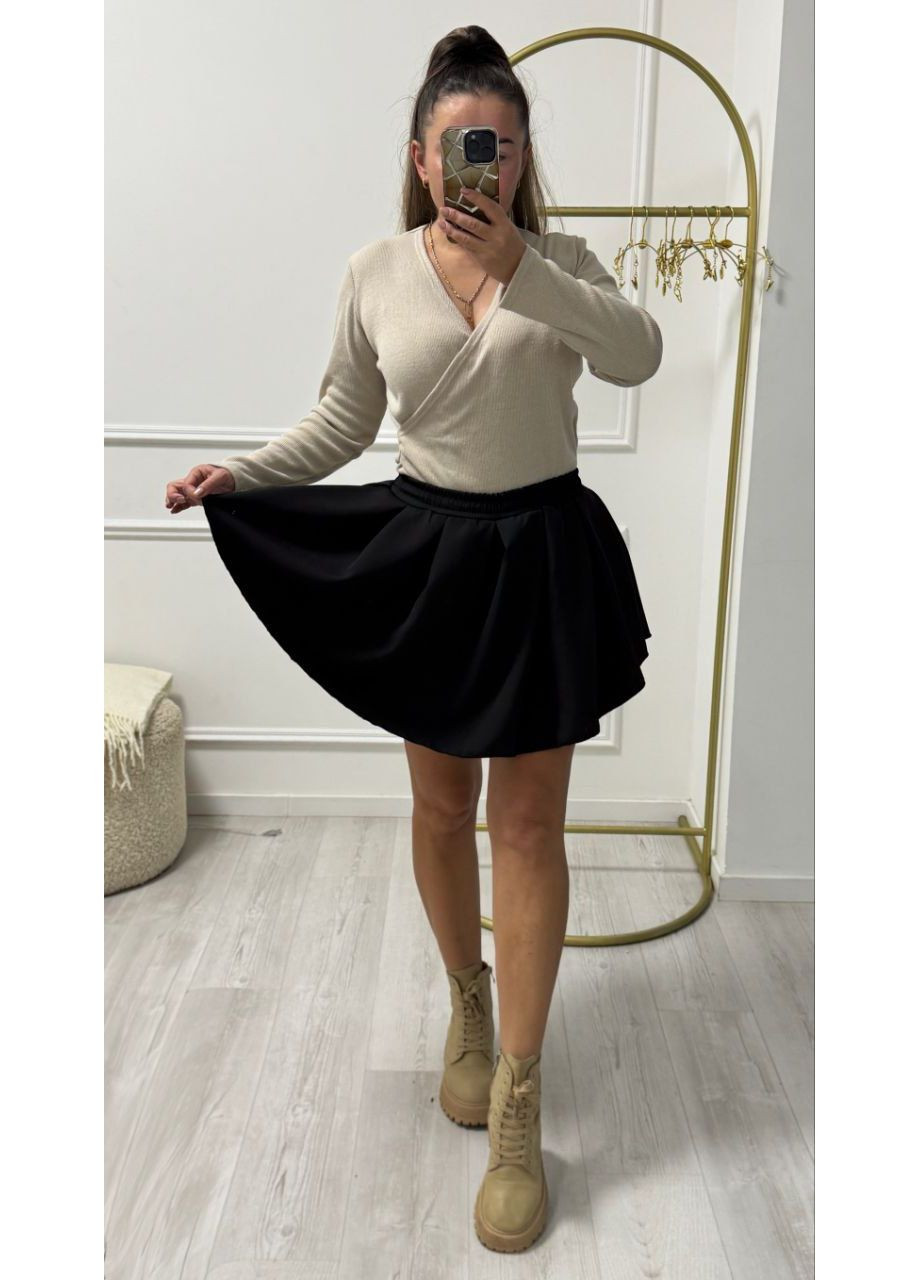 Черная однотонная женская юбка-шорты черного цвета 36144 No Brand