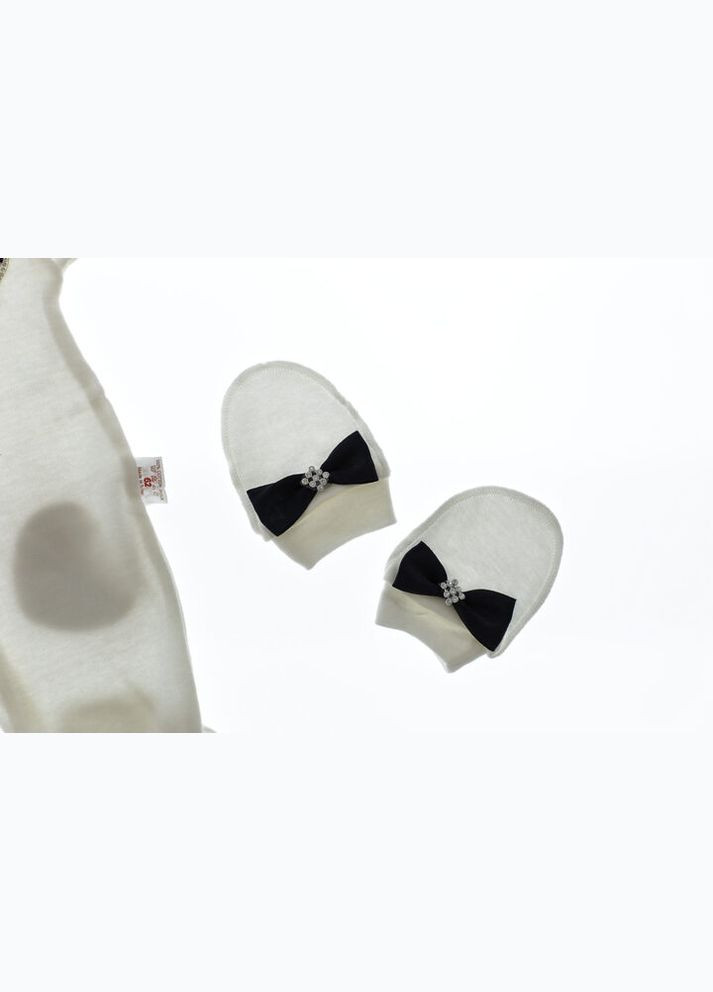 Человечек с шапкой и царапками для мальчика интерлок Корона молочный 62 см (35497) BABYKROHA (315423893)