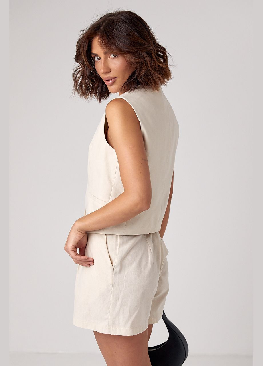 Літній жіночий лляний костюм із шортами та жилетом - бежевий Lurex (297579080)