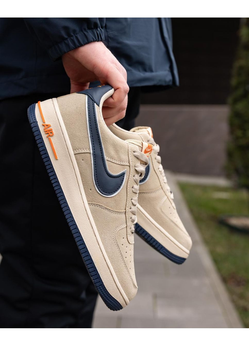 Бежевые демисезонные кроссовки мужские nike air force beige blue найк аир форс 1 премиум No Brand