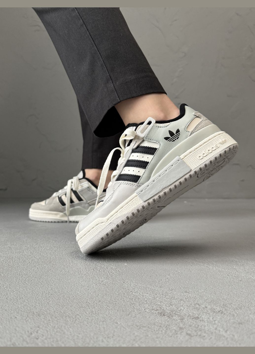 Серые демисезонные кроссовки мужские и женские adidas forum exhibit low grey white | адидас форум серые белые No Brand