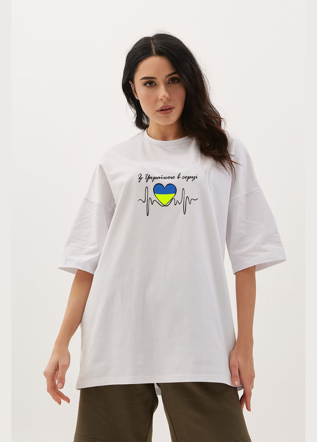 Біла літня оверсайз футболка з україною в серці Garne