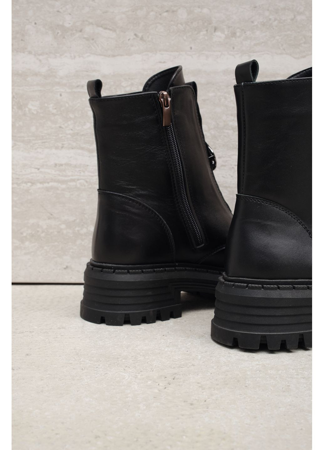 Осенние женские демисезонные кожаные ботинки чёрного цвета на высокой подошве (отшив 3 дня) Paradize