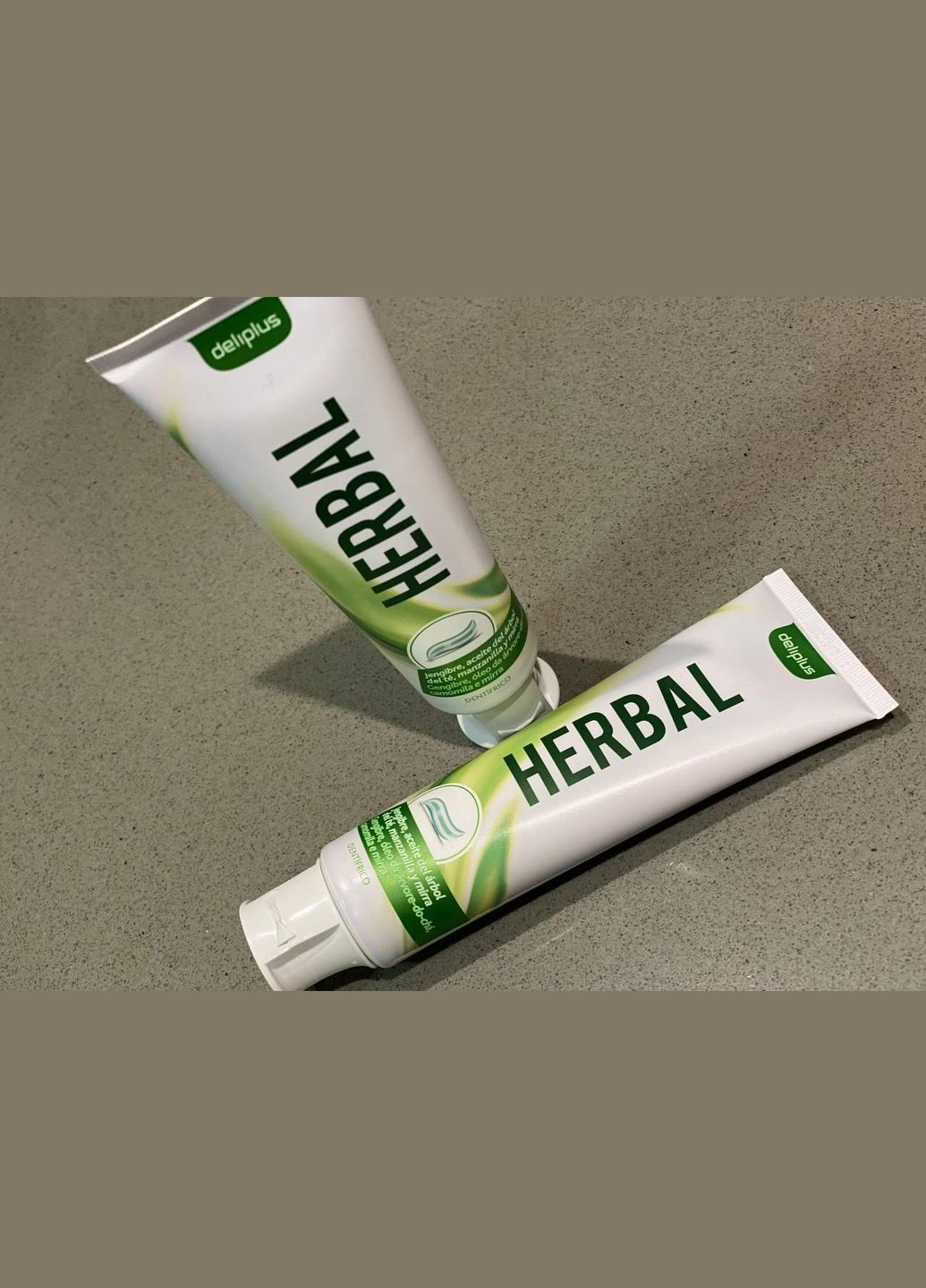 Зубна паста 2в1гелеподібна 100 мл Herbal на травах Deliplus (302802723)