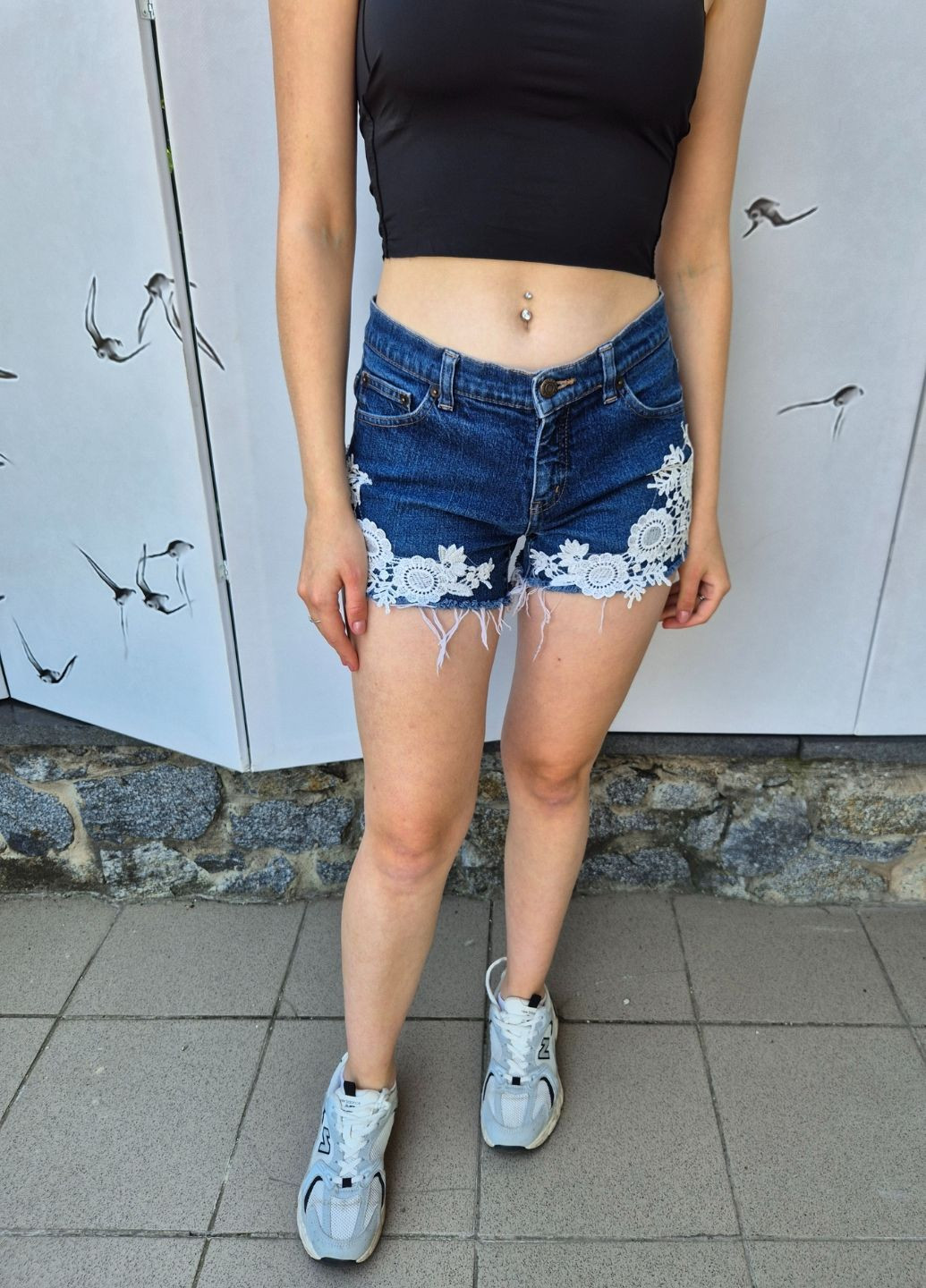 Шорти джинсові жіночі короткі з білим мереживом Giordano Blues No Brand (369573799)