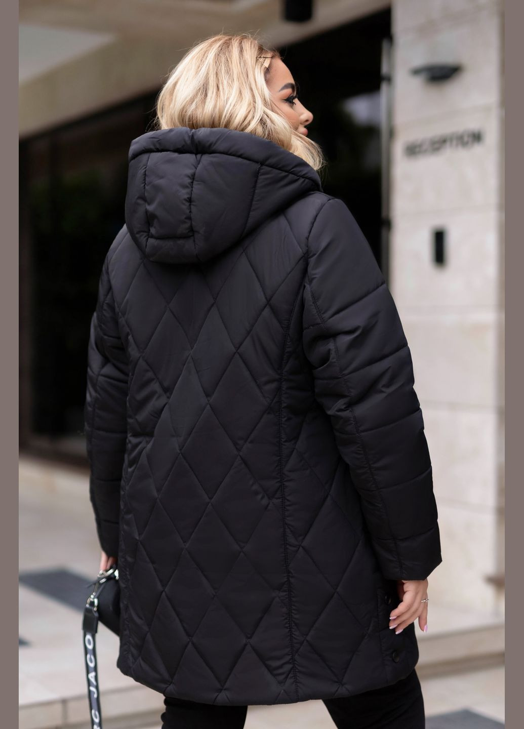 Черная зимняя куртка Verso