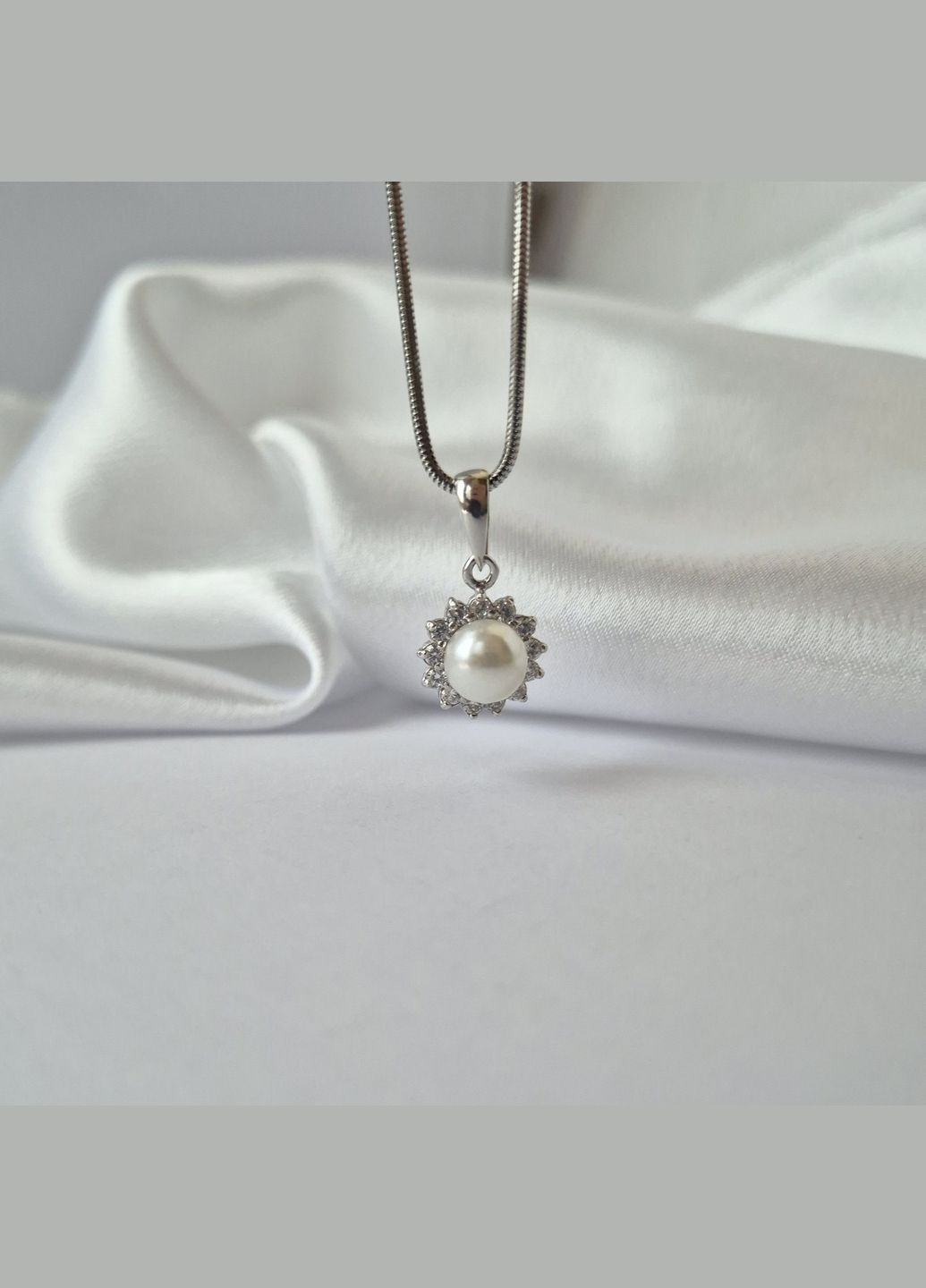 Срібна підвіска Кулон Квітка з Білою Перлиною Срібло 925 проби Родоване 38075р 1.80г No Brand (307833897)