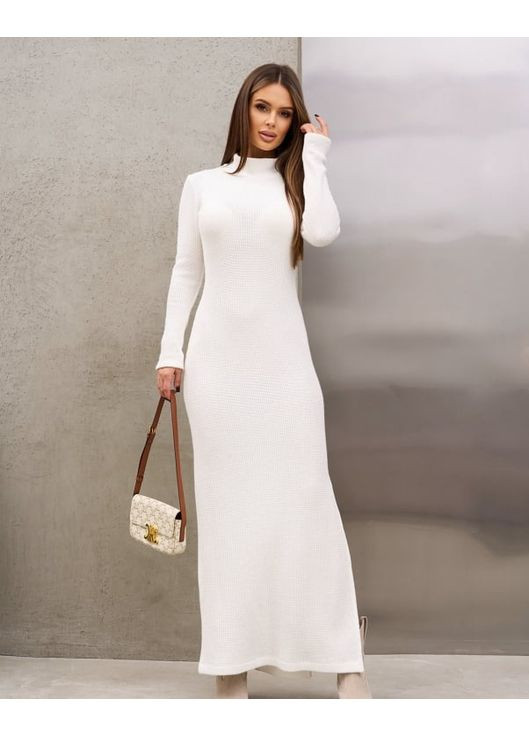 Белое повседневный, кэжуал вязаное платье-гольф с разрезом силуэтная ISSA PLUS однотонное