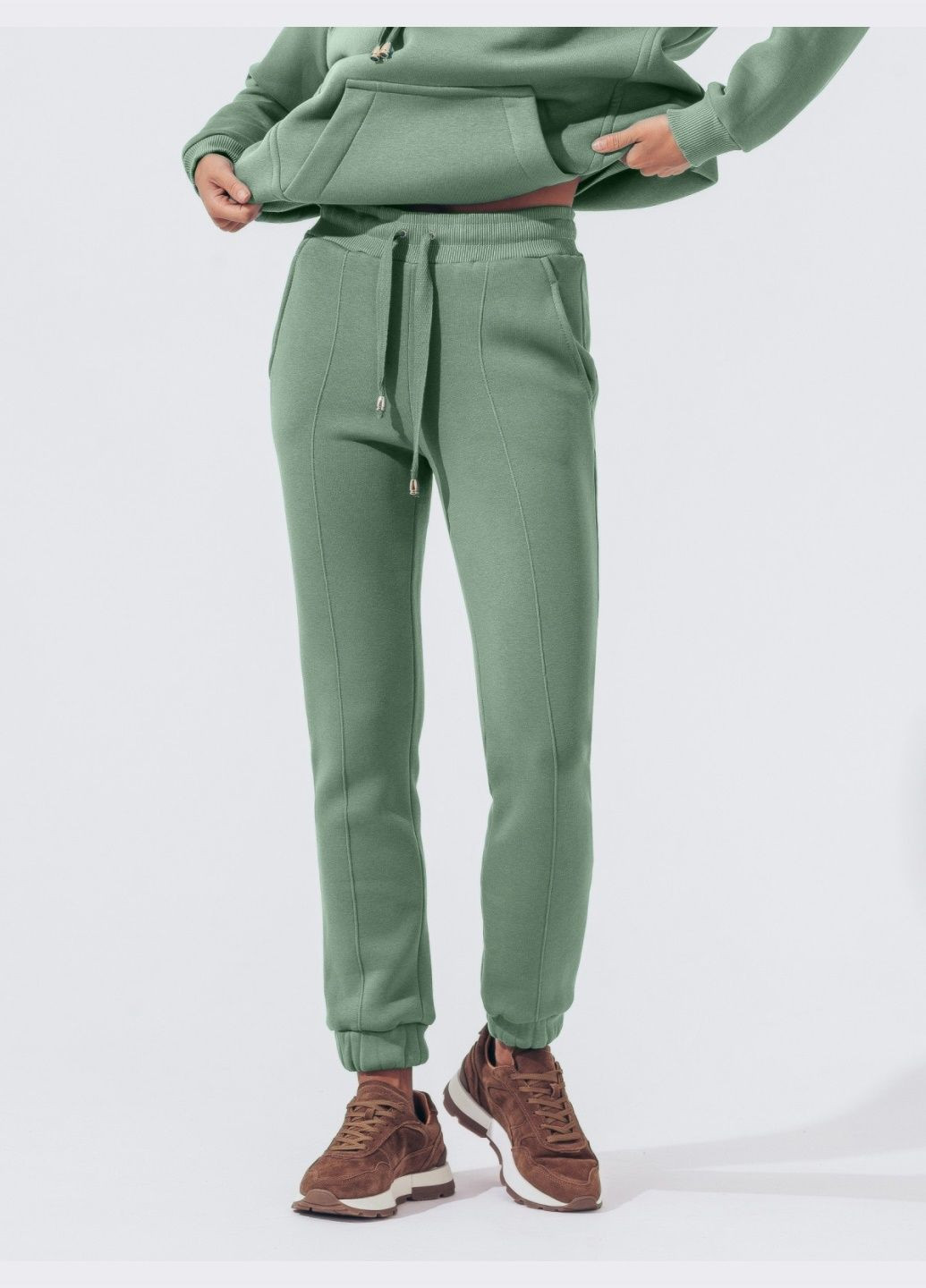 брючный костюм в спортивном стиле зелёный Dressa (278802378)