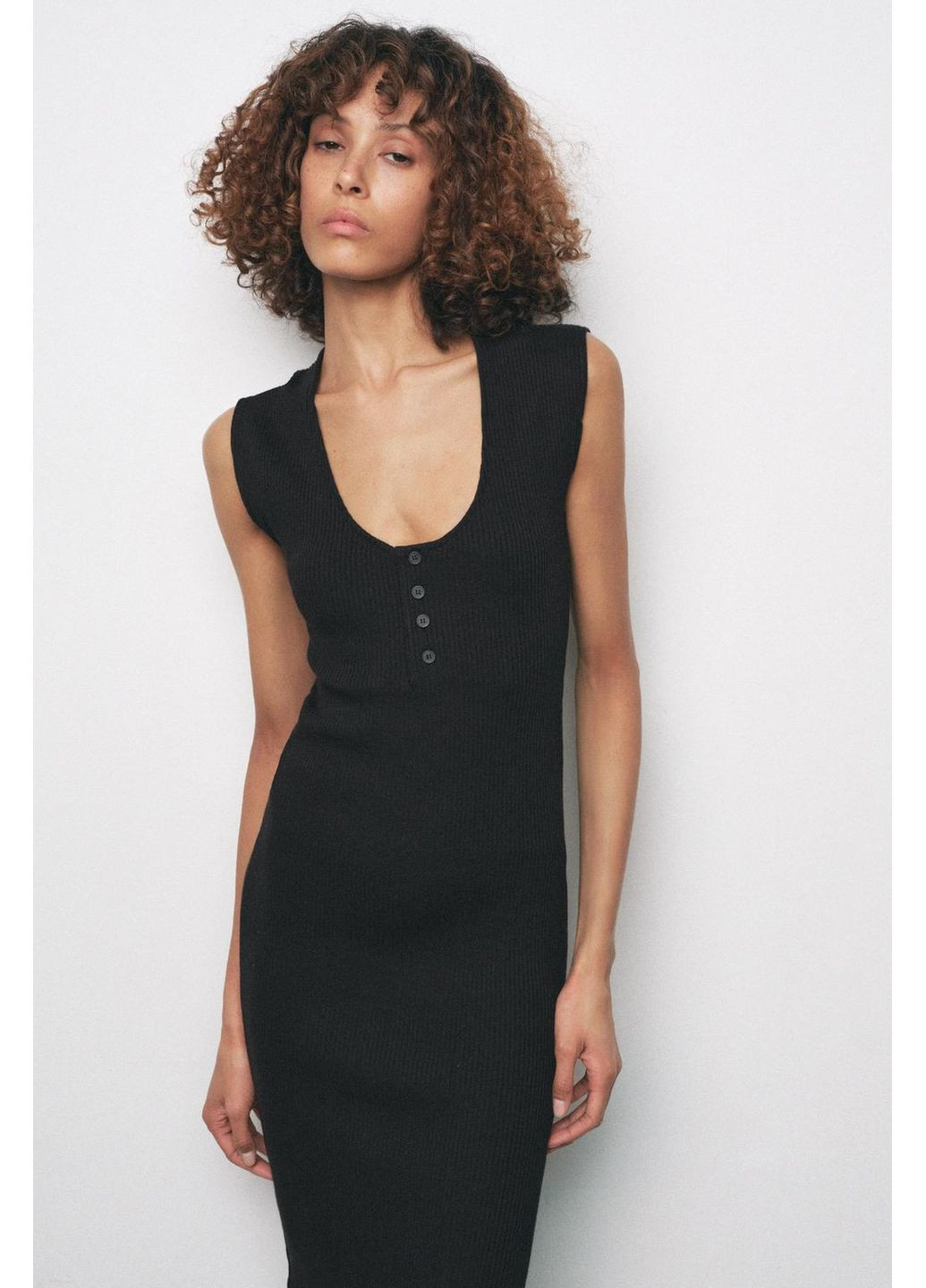 Черное рубчатое платье средней длины с пуговицами Zara