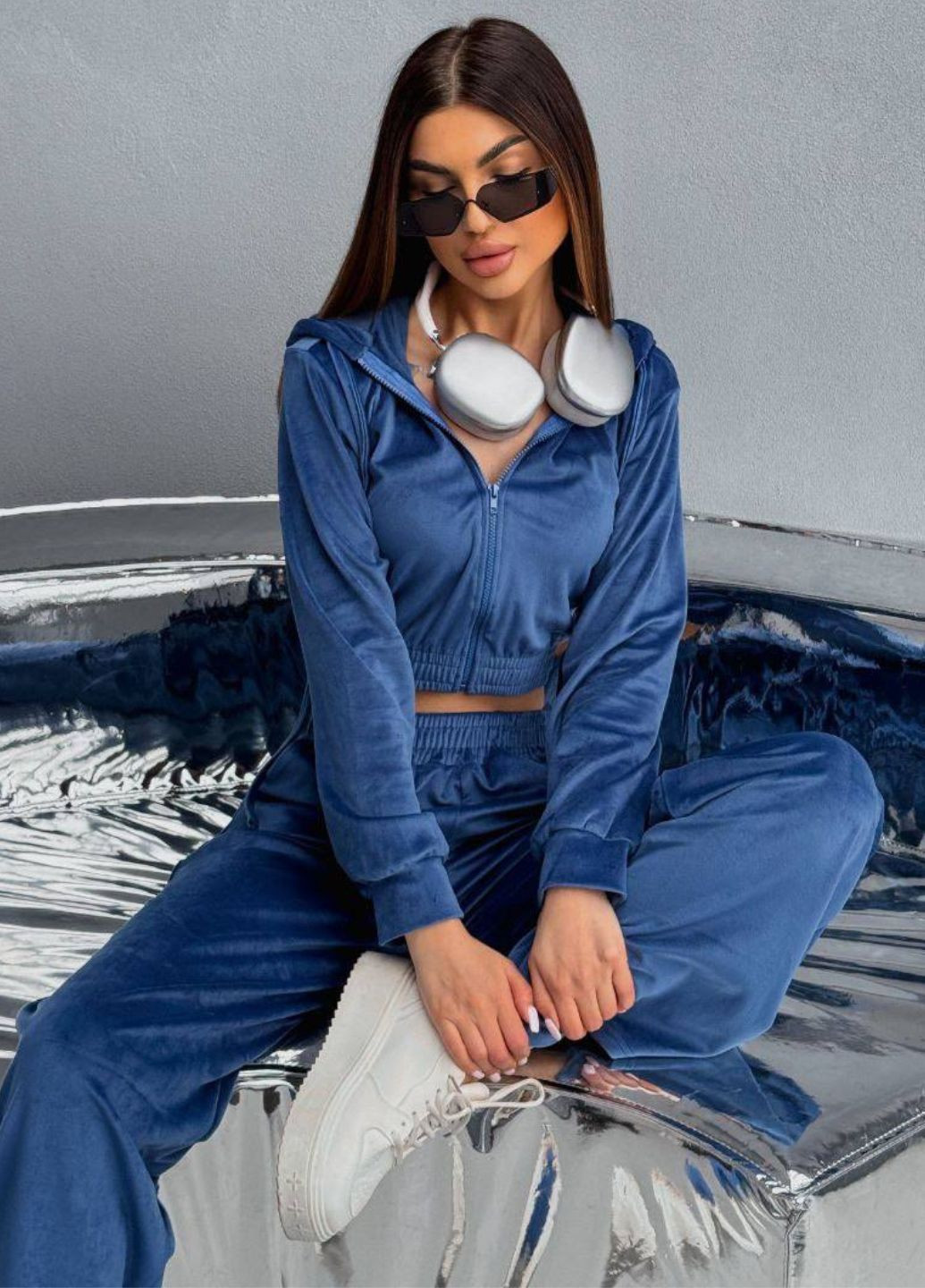 Базовий повсякденний велюровий костюм двійка: вкорочнеий худі на блискавці + штани високої посадки Україна (328416261)