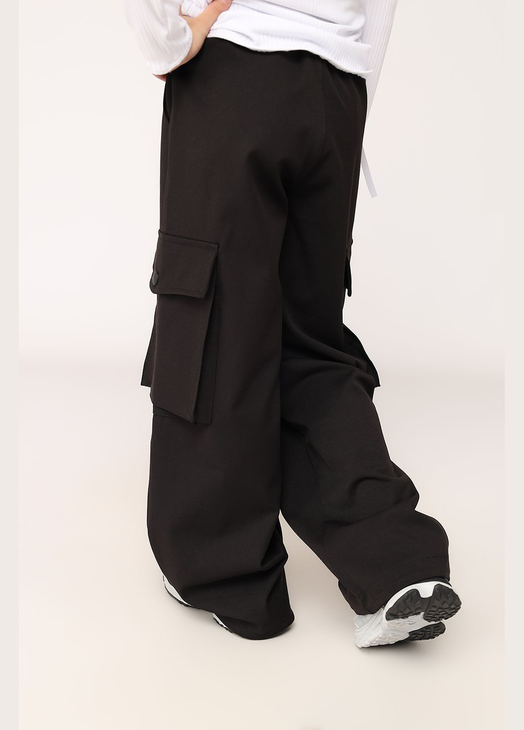 Черные демисезонные брюки Yuki