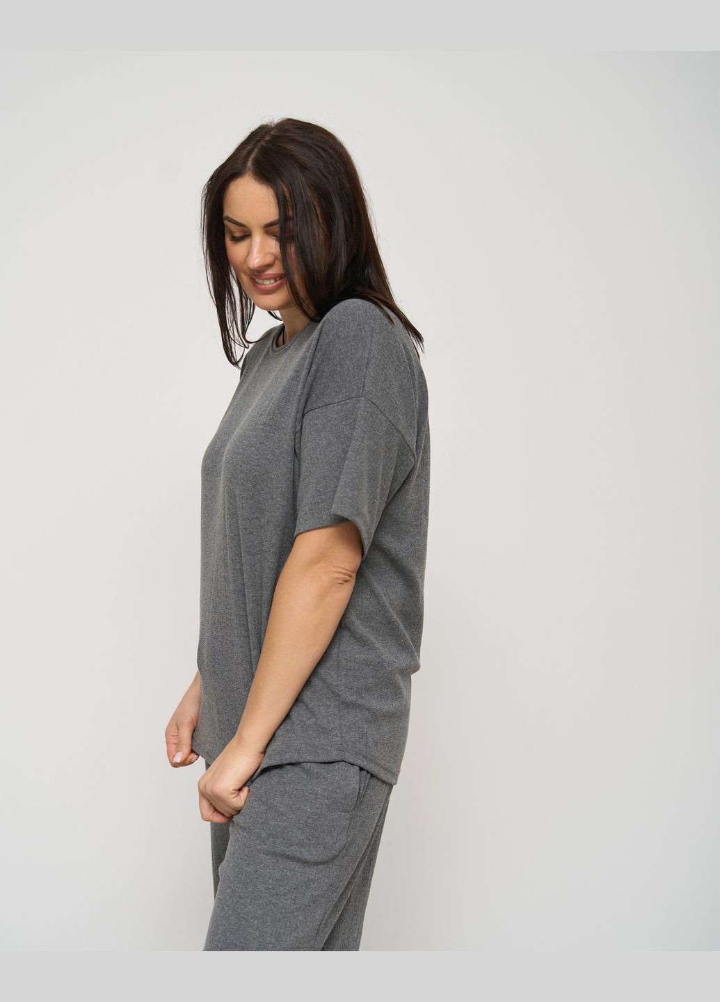 Сіра всесезон піжама жіноча футболка та штани сіра в рубчик розміри 2xl-5xl футболка + штани Nicoletta
