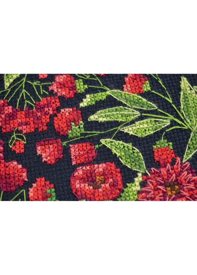 Набор для вышивки крестиком "Цветочный танец" AHM-079, 17х17 см Abris Art (305231845)