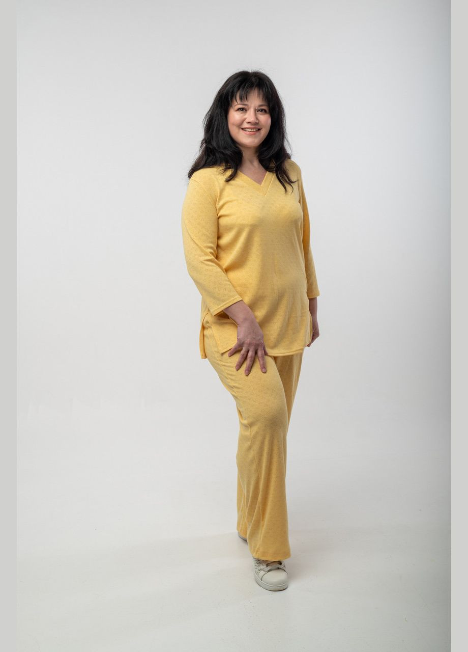 Желтая всесезон женский прогулочный костюм: кофта с брюками брючный V.O.G.