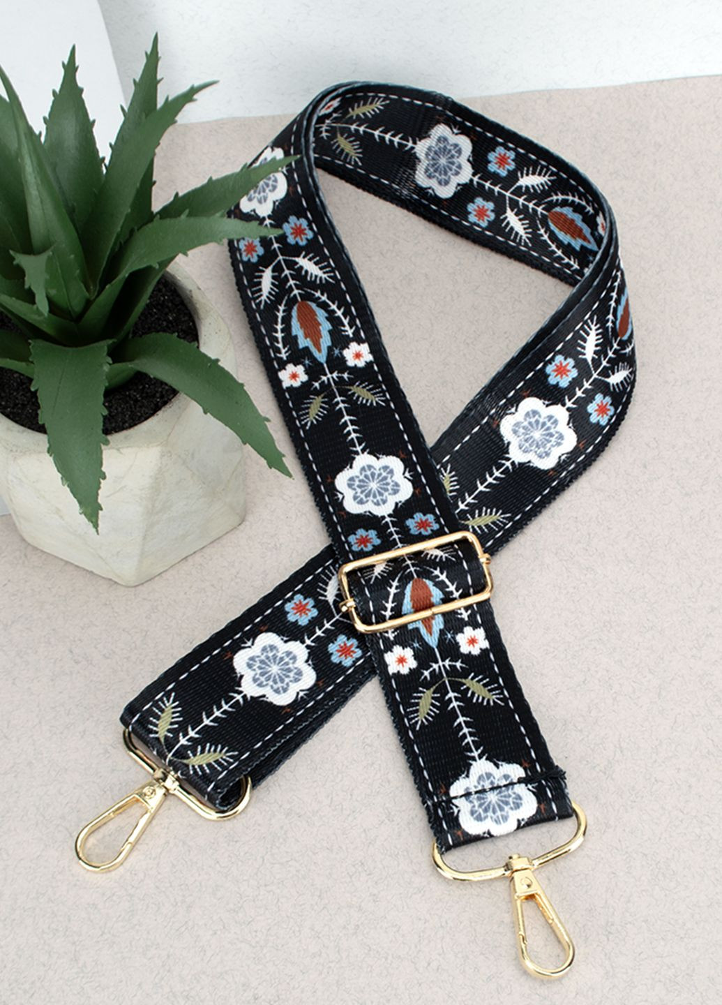Ремень для сумки текстильный 38 мм 3599 gold с карабинами черный с цветами HandyCover (289602338)