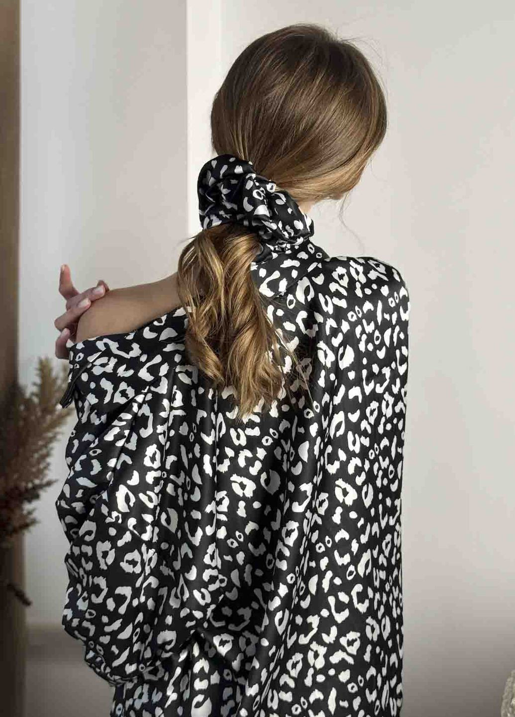 Черно-белая всесезон пижама коллекции «объятия» с принтами (сорочка, штани, резинка) VIDCHUY