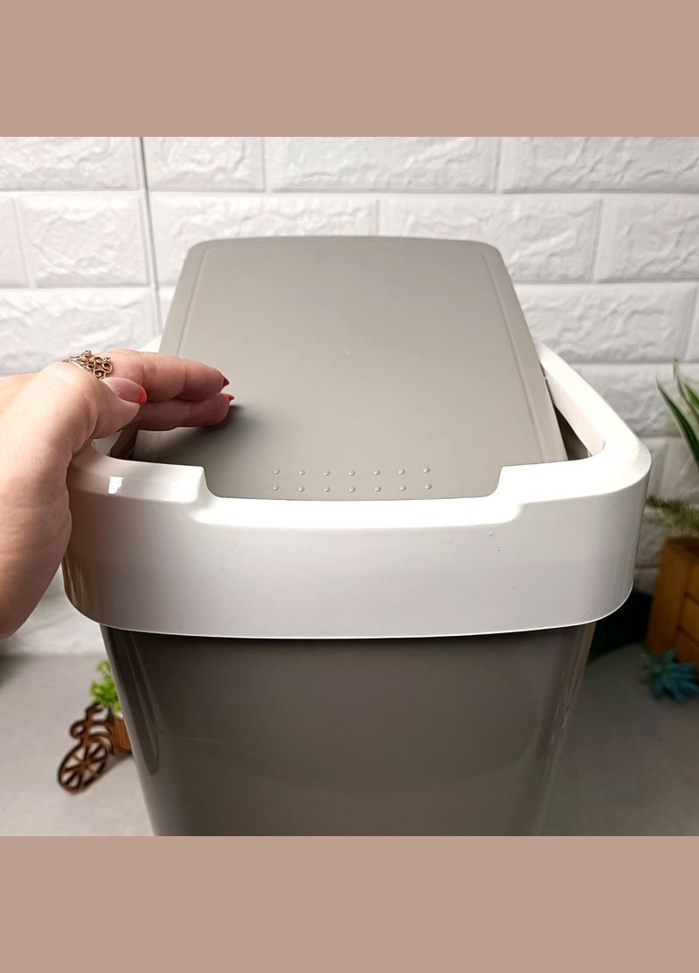 Прямоугольное мусорное ведро 25 л с плоской крышкой Какао Алеана (364195637)