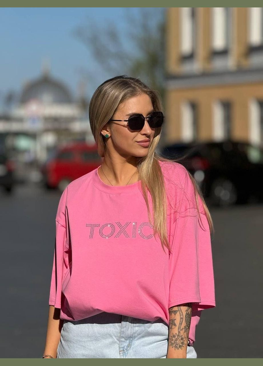 Розовая летняя женская футболка со стразами toxic оверсайз с коротким рукавом JUGO 088 TOXIC
