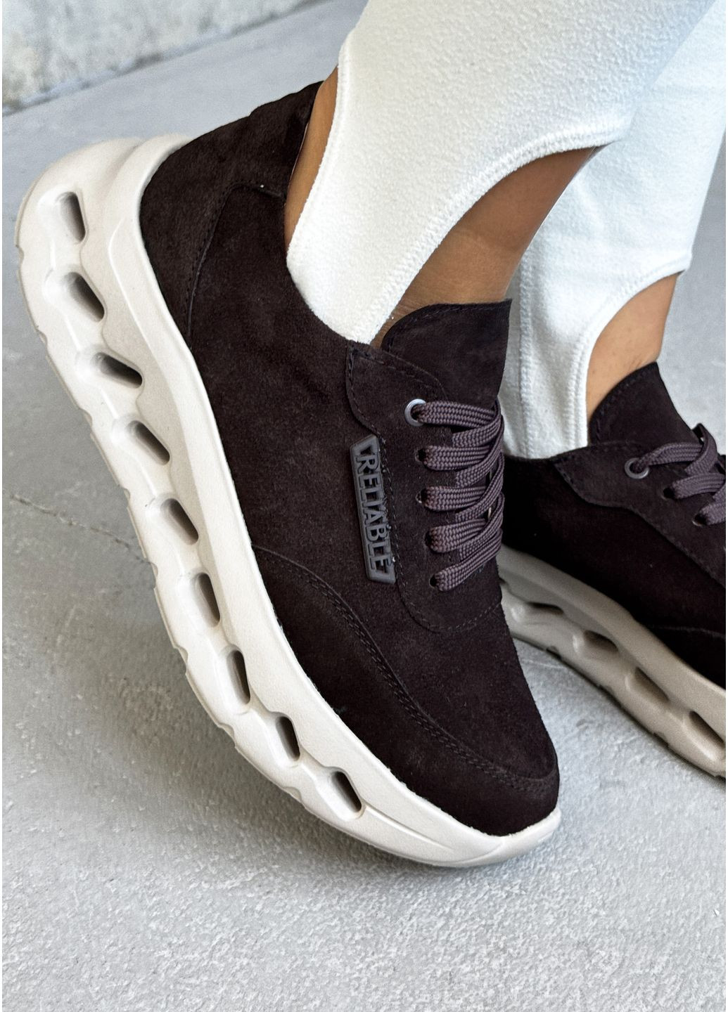 Кросівки з натуральної замші з рельєфною підошвою InFashion Кросівки коричневі демісезони (360405426)