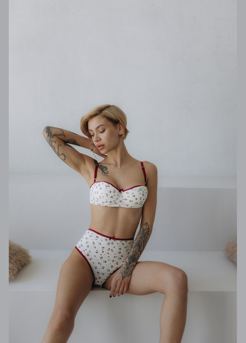 Белый демисезонный комплект белья Endorphine