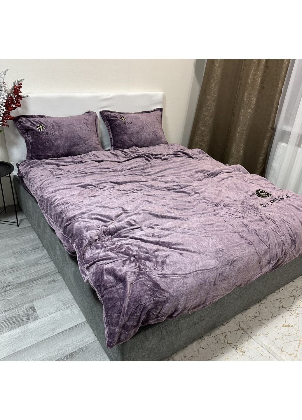 Розкіш велюру: постільна білизна євро фіолетового кольору (Velvet Touch). Простирадло на резинці. Підковдра 200*230см. No Brand (370278947)