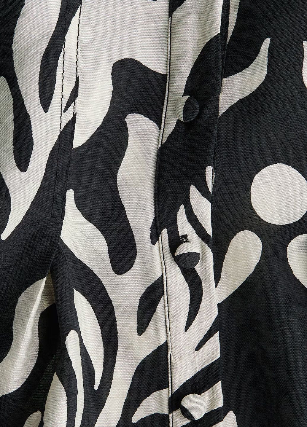 Чорна кежуал сукня H&M з абстрактним візерунком