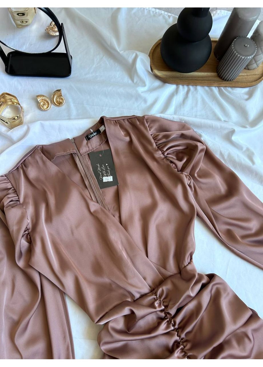 Бежева святковий, коктейльна, вечірня жіноча шовкова сукня силуетна Avanti однотонна