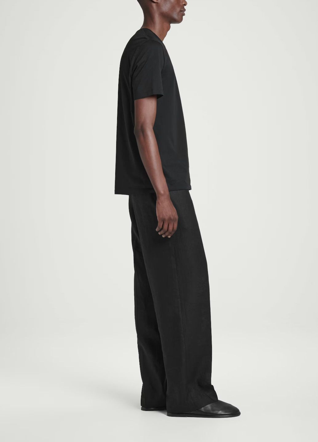 Чорна футболка Cos