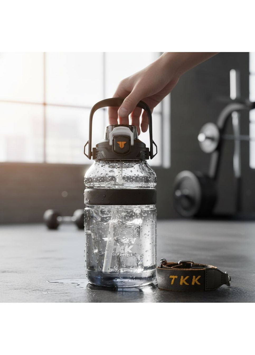 Легка пляшка тританова для води 2000 мл. Чорна TKK (303925287)