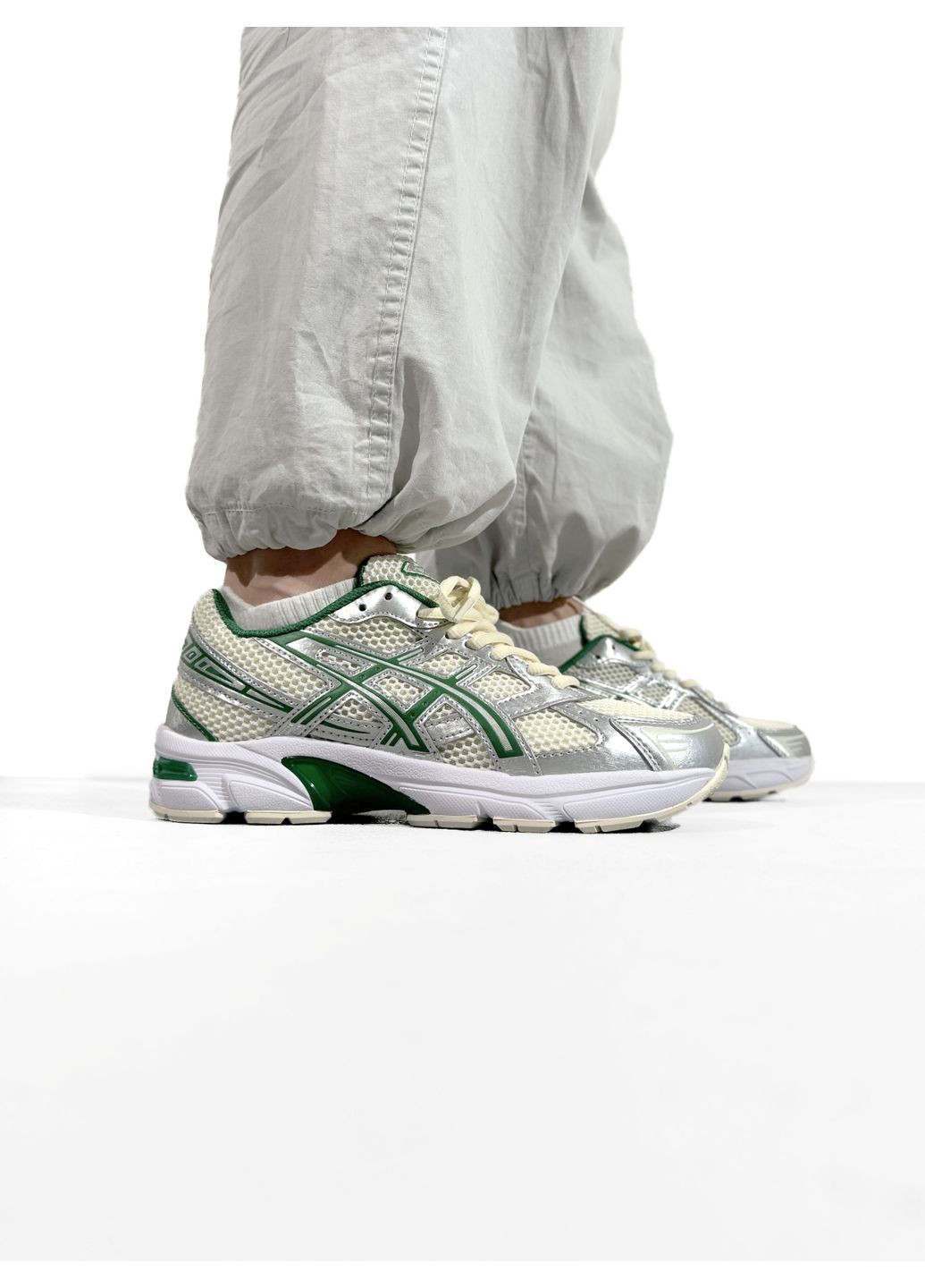 КРОСІВКИ ЖІНОЧІ ASICS GEL-1130 SILVER / GREEN АСІКС ГЕЛЬ 1130 No Brand сірі демісезони (367167209)
